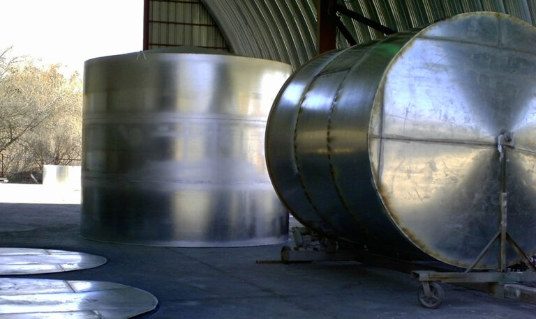 2 water storage tanks for Imperial Valley